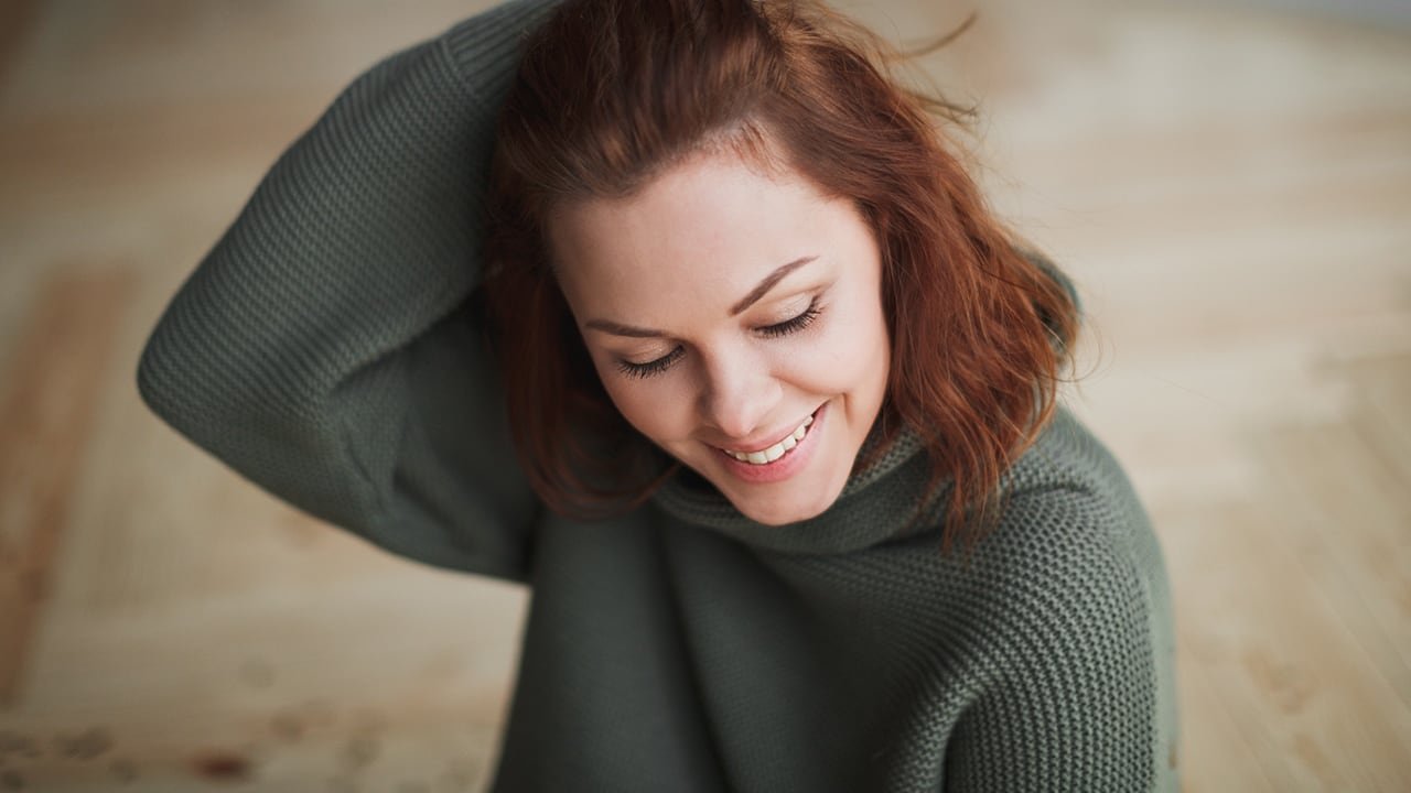 Loreal Paris BMAG Article How To Help Static Hair This Winter D